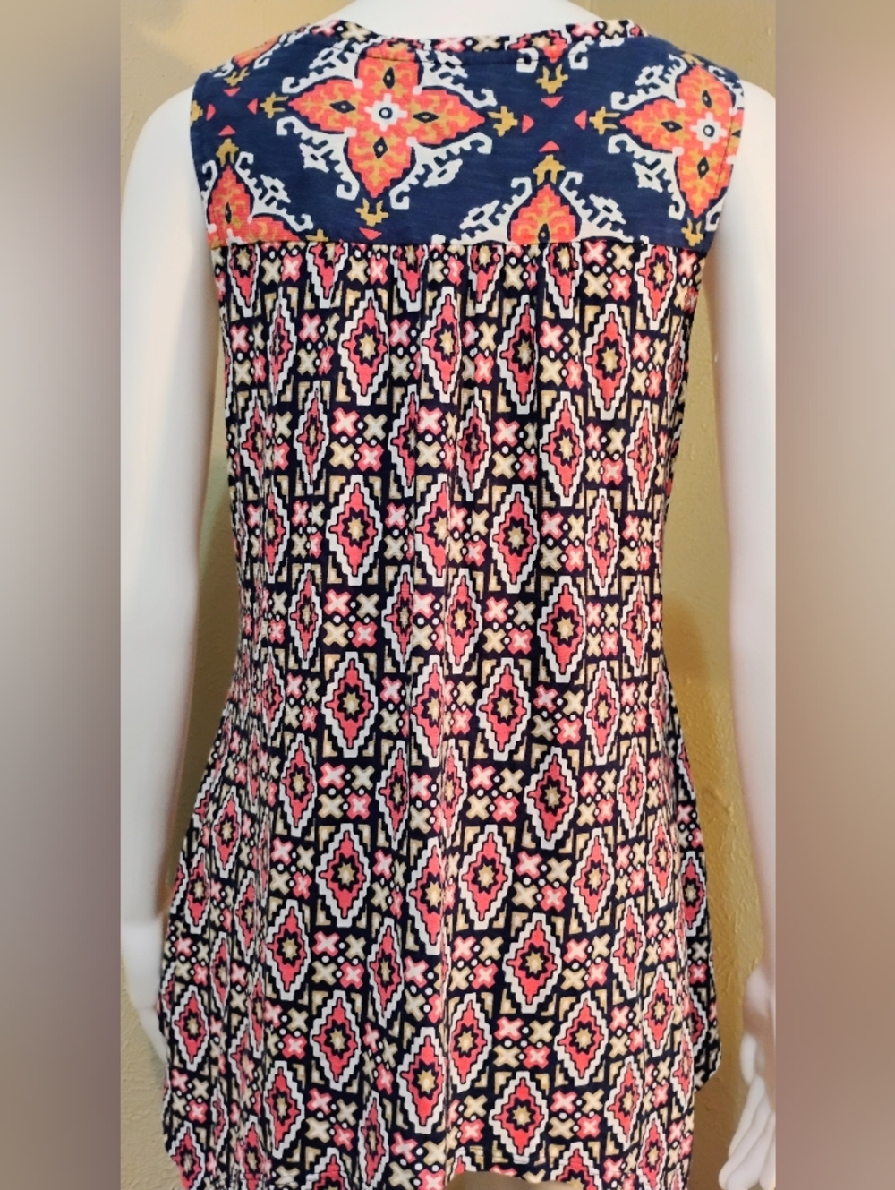 Akemi + Kin Galapa Tank Top - Picture 4 of 6